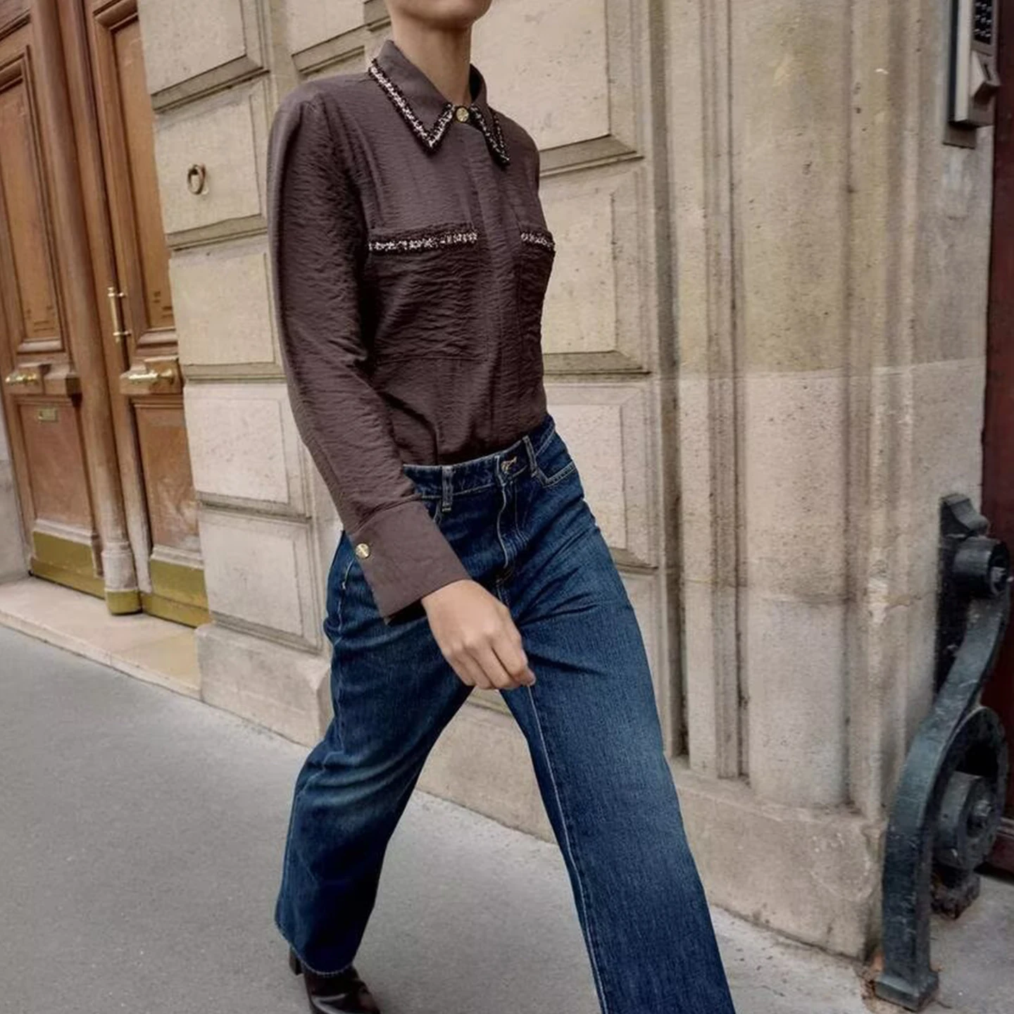 

Ele Textured Long Sve irt Z Women's Faionable Classic Collar Apparels for Autumn Season Regular Thin