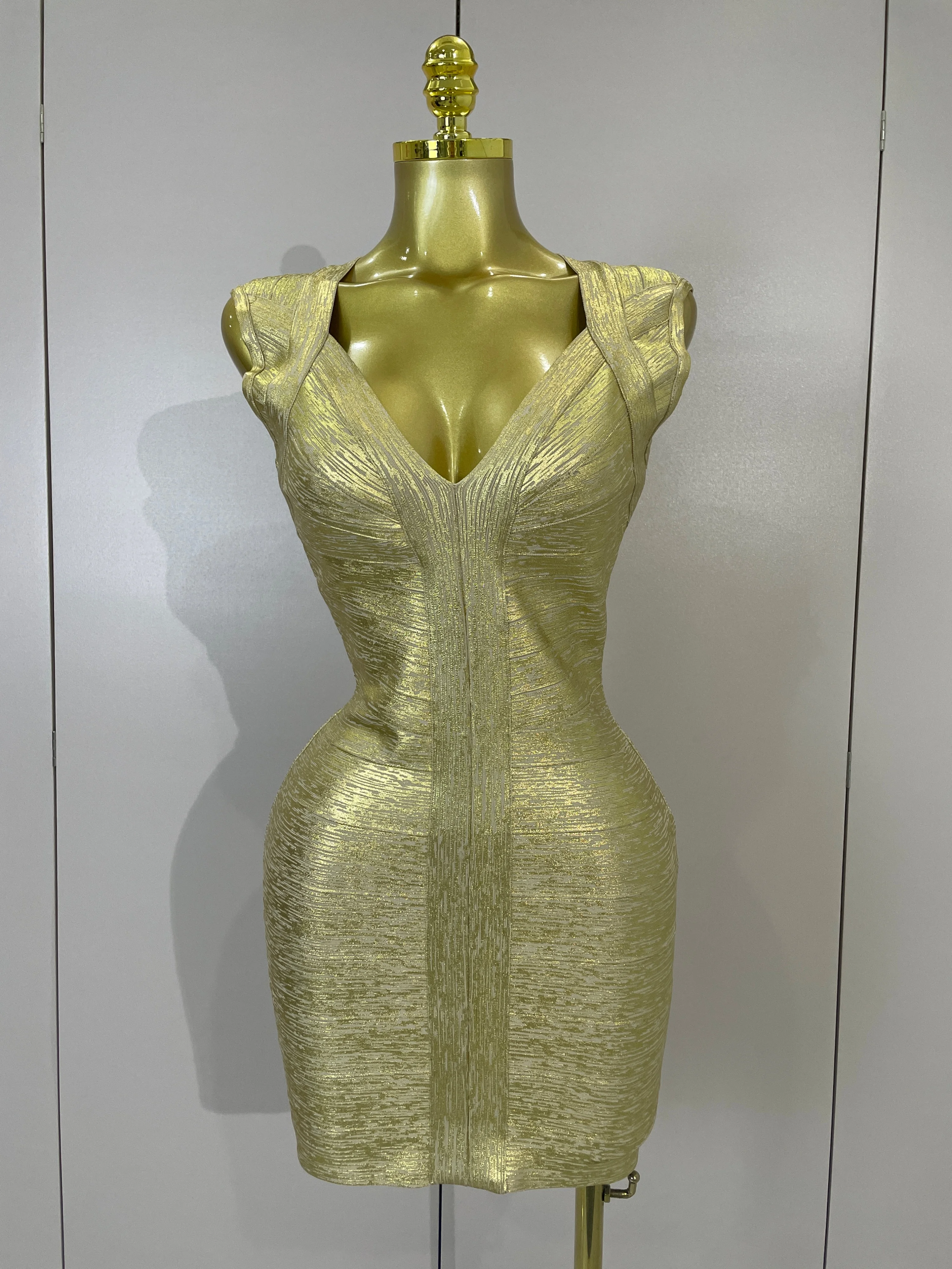 

Elegant Solid-color Sleeveless Gold Deep V-neck Bodycon Mini Bandage Dress Women Evening Birthday Party Sexy Club Stage Outfit