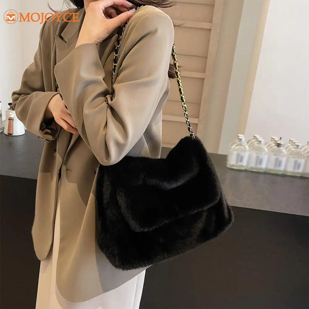 Winter Plush Shoulder Bag for Women Faux Fur Soft Crossbody Bag with Inner Pocket Magnetic Closure Flap Messenger Bag Fluffy Bag