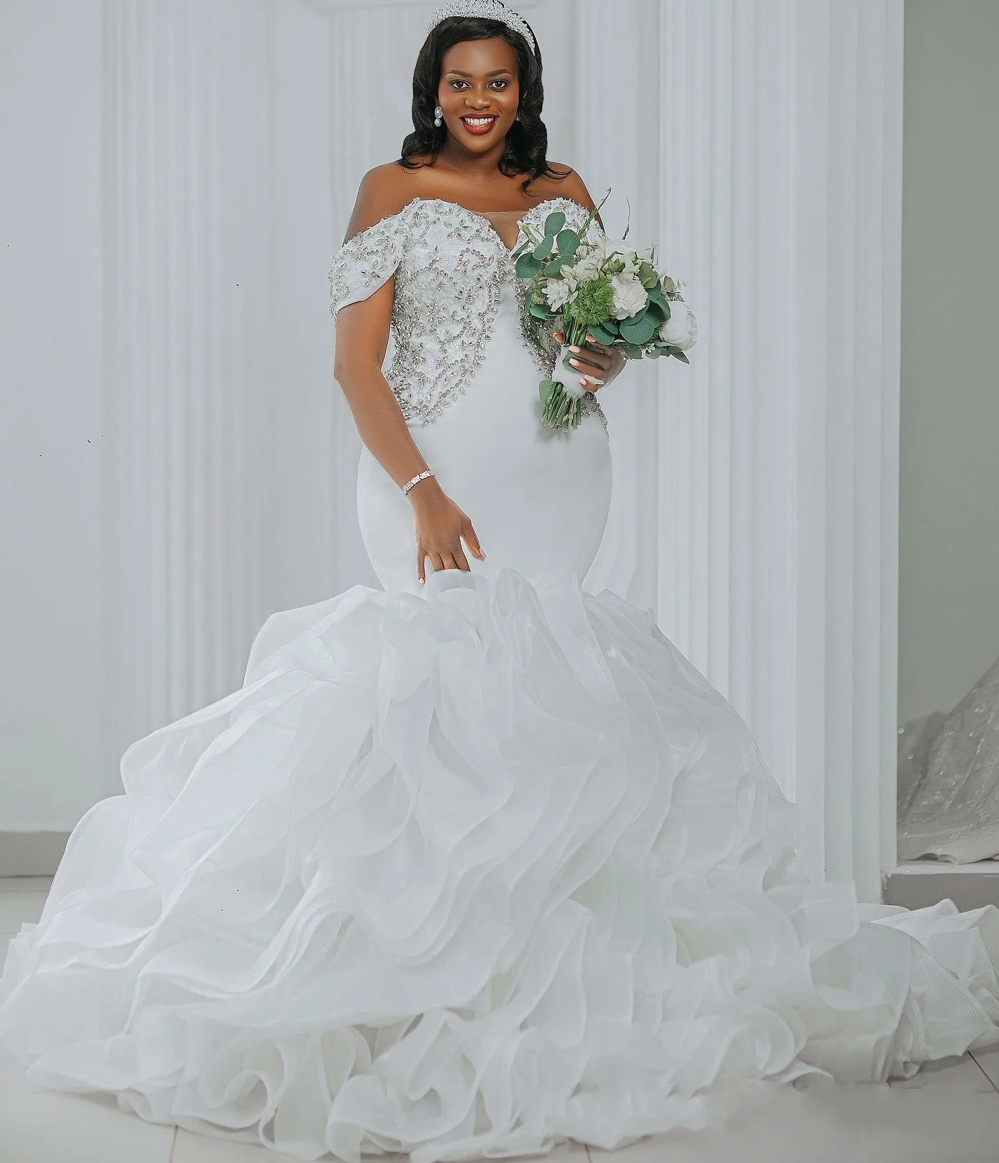

2025 African Mermaid Wedding Dress Off Shoulder Appliqued Beaded Lace Ruffles Train Bride Bridal Gowns Vestido De Noiva
