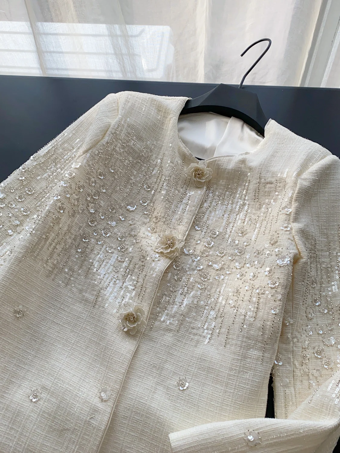 

Ele Beaded Long Sve round Ne Women's Jaet Luxury Embroidery Sequins Flower Design Cardigan Top for Autumn Season