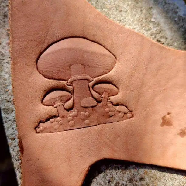 

Small Animal Series Handmade Leather Goods, Handbook, Leather Embossing Series, Mushroom, Whale, Little Bee Three-dimensional Mo