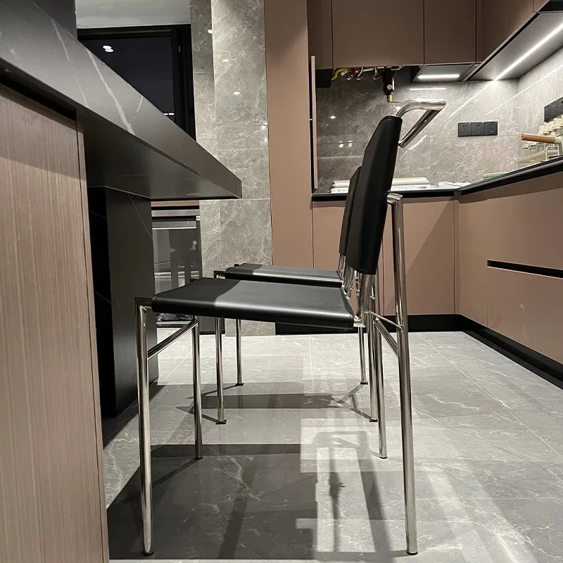 كرسي طعام إيطالي مصنوع من الفولاذ المقاوم للصدأ مصنوع من الجلد، كرسي Rockburn Light الفاخر البسيط الألماني الكلاسيكي.