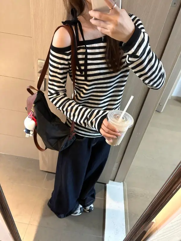 

Полосатая футболка с длинными рукавами и наклонными плечами, женская футболка Ins Design, модная женская одежда, модная одежда