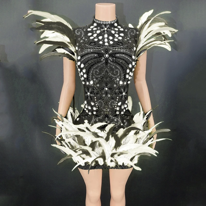 9 couleurs brillant strass robe femmes plume épaule robe anniversaire célébrer Costume femmes tenue robes de soirée XS5690