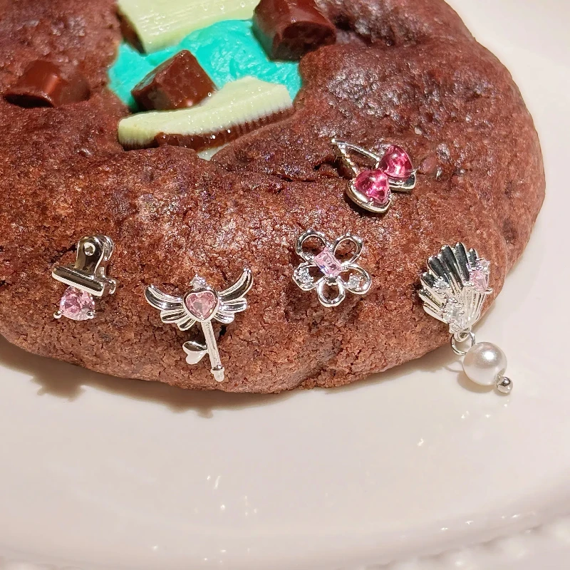 1 Uds. Pendientes de Piercing de cartílago dulce Y2K de moda para uñas de hueso del oído de concha de cereza con llave de corazón de amor rosa dulce