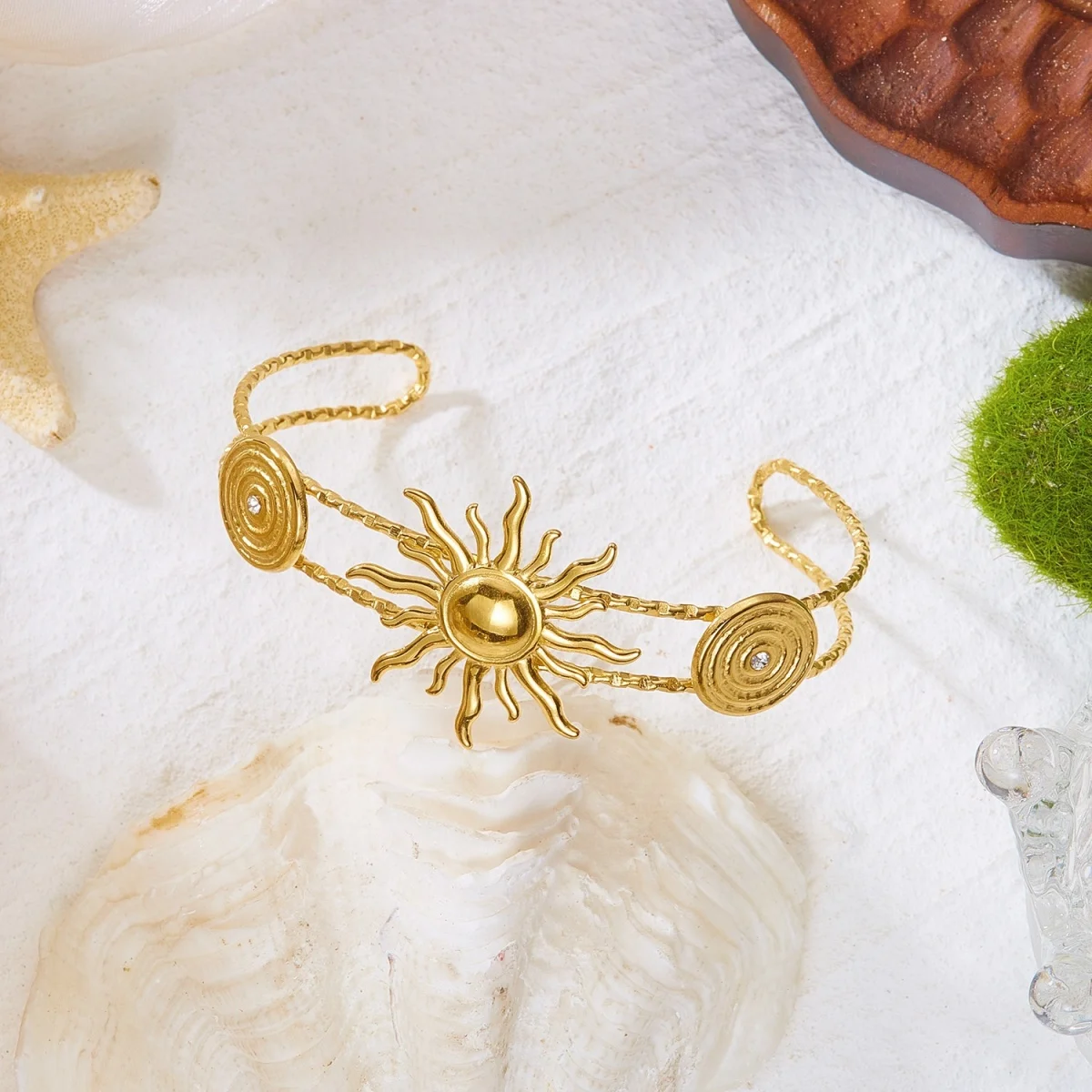 Mehrliniger Armreif aus Edelstahl mit Seestern-, Muschel-, Quallen-, Seepferdchen-, Sonnen- und Schildkrötenmotiven für Damen und Herren, Sommer-Schmuck. – Detail 29