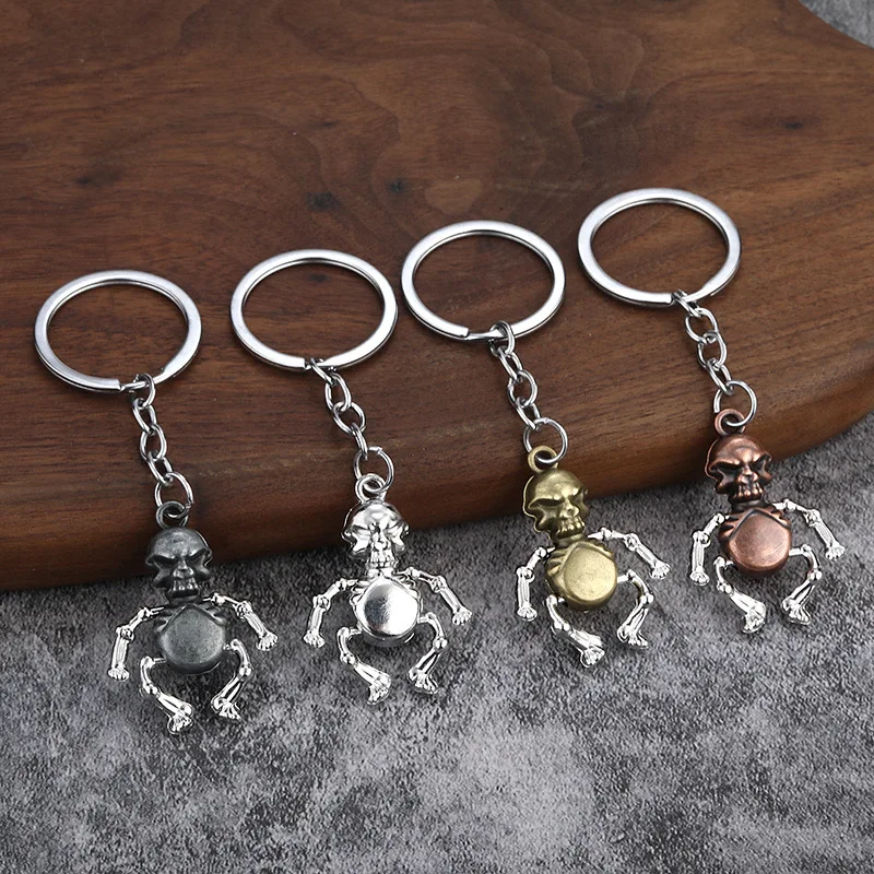 

New Men Motorcycle Accessories Skull Keychain Metal Pendant Riding Sports Bag Hang Decoration Locomotive Friend Gift Keyring