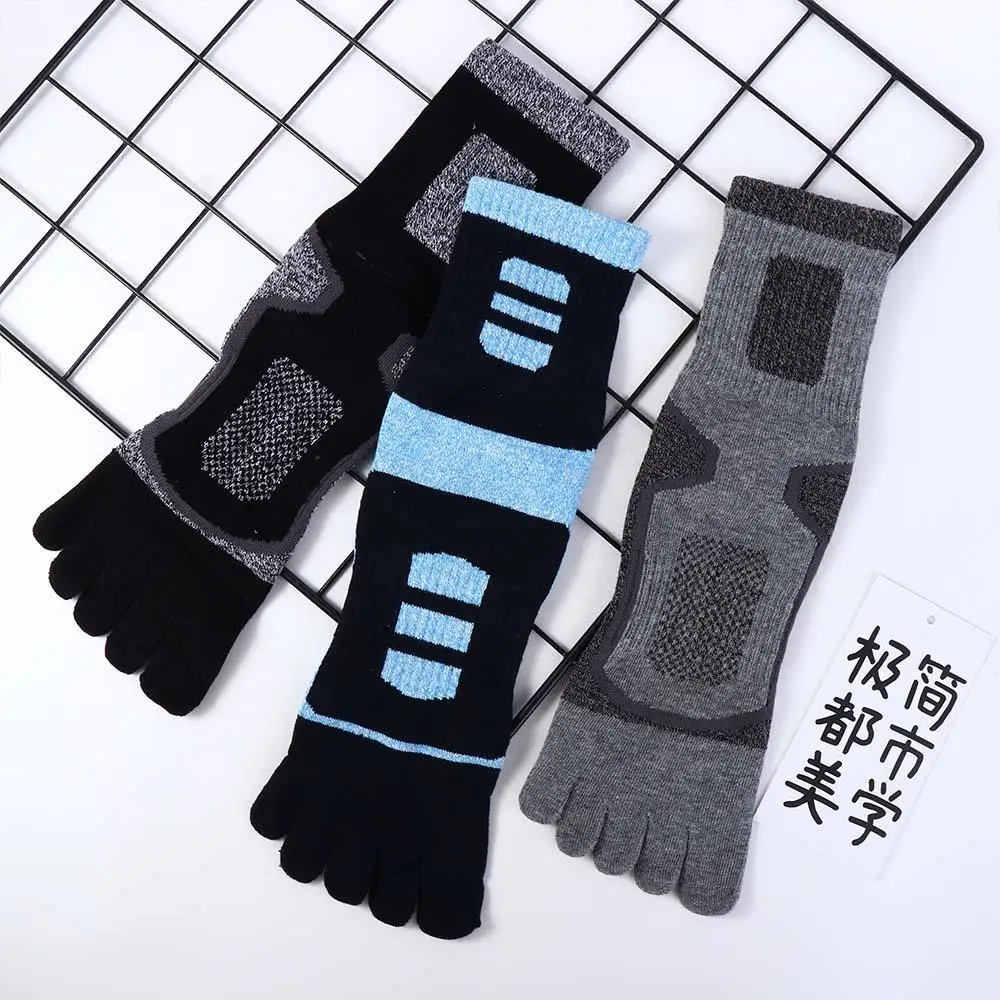 

Soft Warm Fashion Patchwork Color Split-toed Socks Retro Trendy Thick Middle Tube Hosiery Man Socks Five Finger Socks Cotton