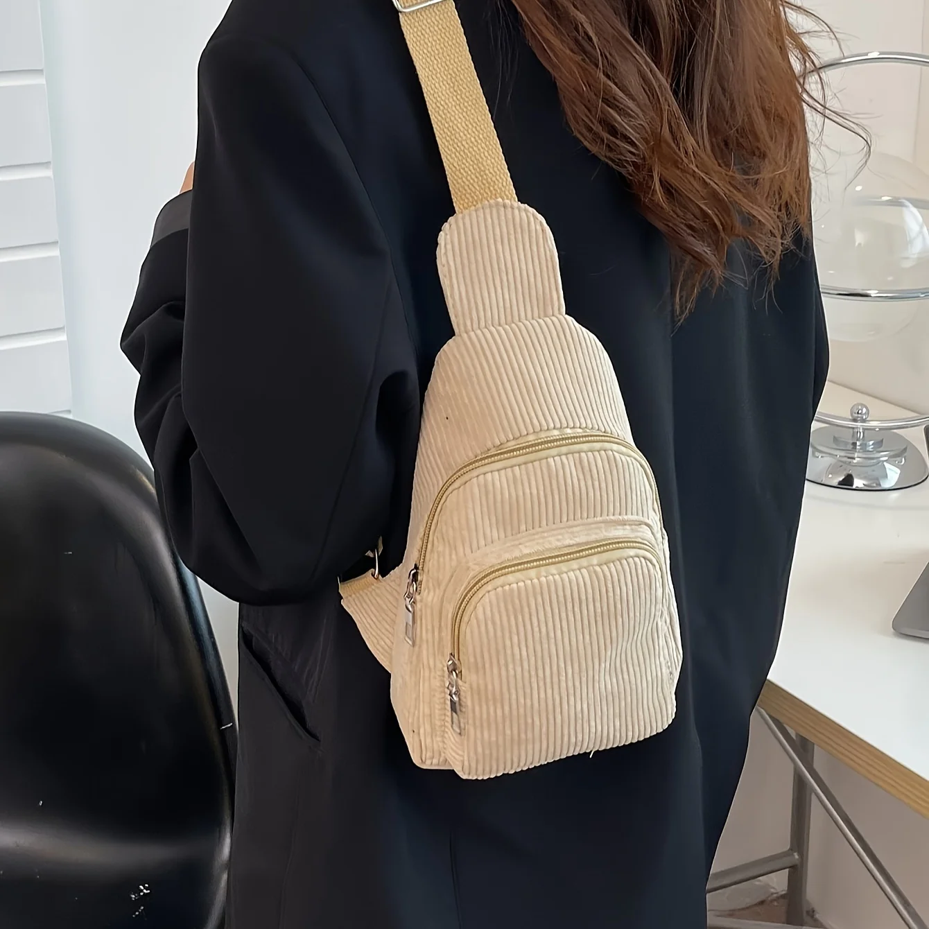Cord-Damen-Brusttasche, Lässige Leichte Hüfttasche, Koreanischer Stil Vielseitige Einfarbige Extra Weiche Crossbody-Tasche, Schlichte Cord-Umhängetasche – Detail 5