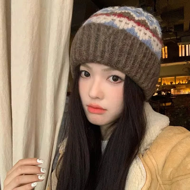 1 Stück warme Beanie-Mütze für Damen, mit flauschigen Bommel-Kopfkappen, süße Kopfbedeckung, geeignet für Winterparty, Halloween, Weihnachten, Streetwear