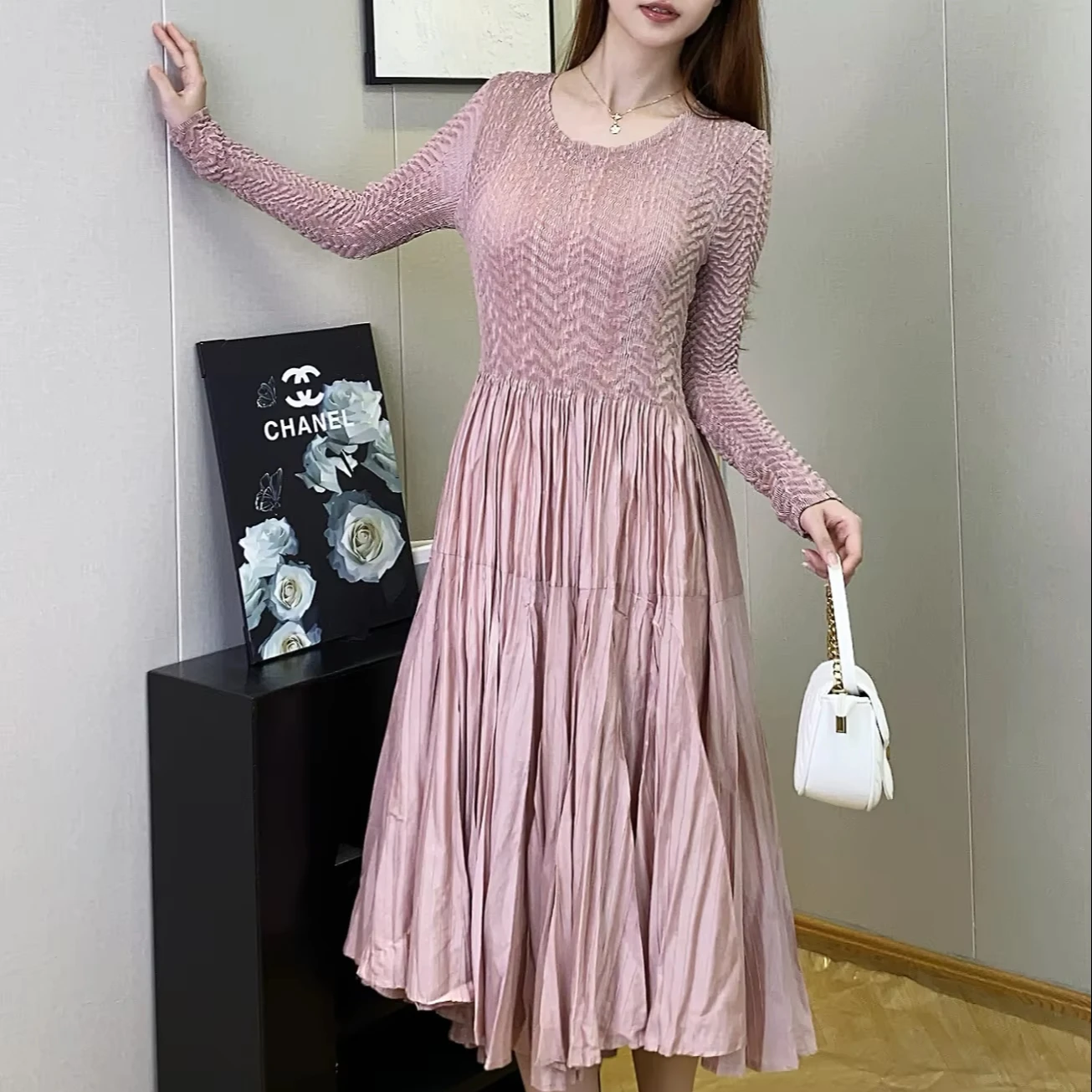 High Quality Fashion Smocked Dress 2024 New Women's Casual Dress Slim Fit Long Sleeve Embossed Pleated Elegant Dress