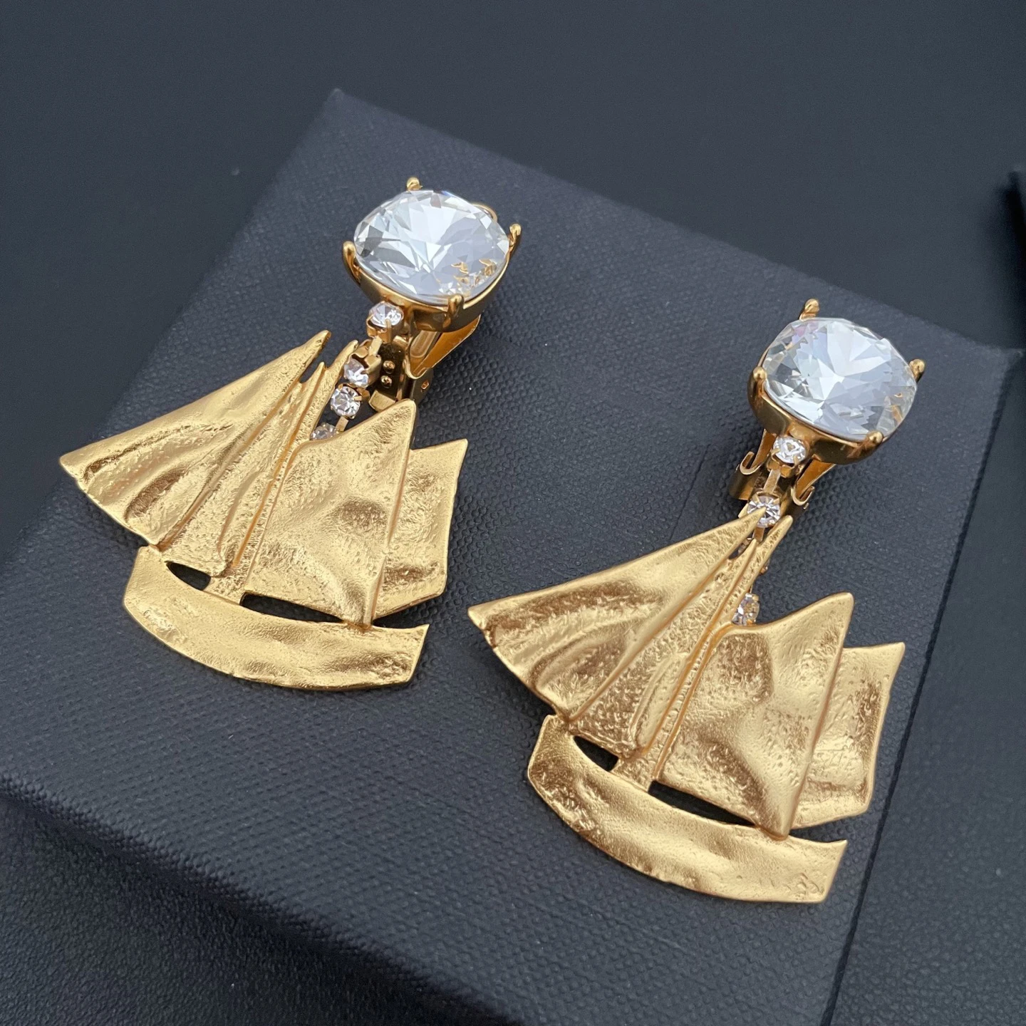 

Vintage Jewelry Top Quality Crystal Ship Earrings Ear Clip Woman Luxury Designer Accessories