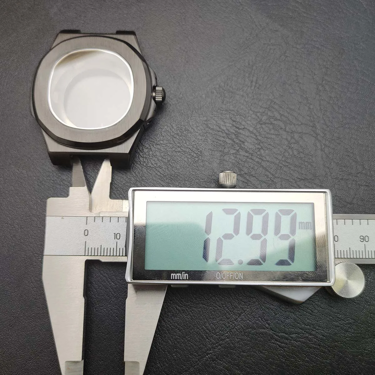 43,3 mm NH35-Gehäuse, silbriges Herren-Uhrengehäuse, Edelstahlgehäuse, Saphirglas, passend für NH35 NH36-Uhrwerk, Uhrenteile, 20 mm Uhrenarmband