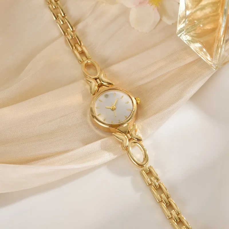 ساعات يد نسائية بسوار على شكل فراشة ساعة كوارتز رائعة من حجر الراين للسيدات ساعة يد بسيطة هدية على مدار الساعة