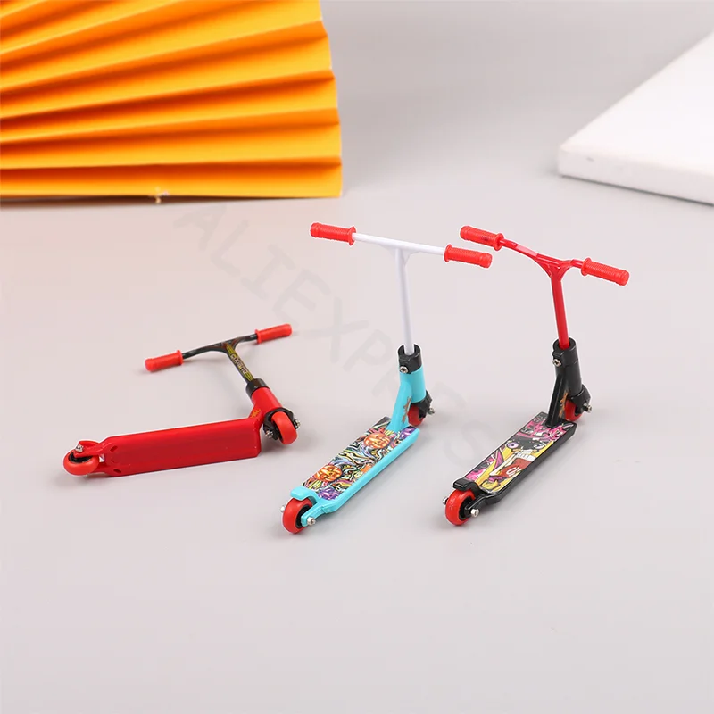 Finger Skateboards Mini Skate Park Ramp Sets Finger Scooter Fingertip Bikes Fingerboard Extreme Sport Deck Novelty Toys