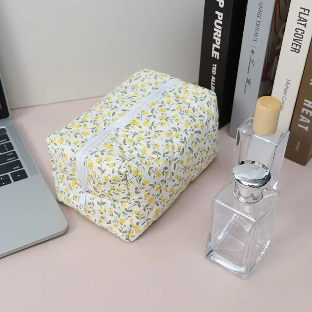 Floral Puffy Quilted Makeup Bag Storage Organizer Cosmetic Pouch Flower Printed Large Travel Cosmetic Bag Makeup Accessory