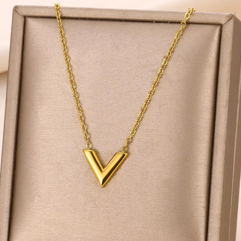 Collares con letras en V de acero inoxidable para mujer, collar con colgante en V geométrico de Color dorado, regalos de joyería de Navidad Praty para mujer