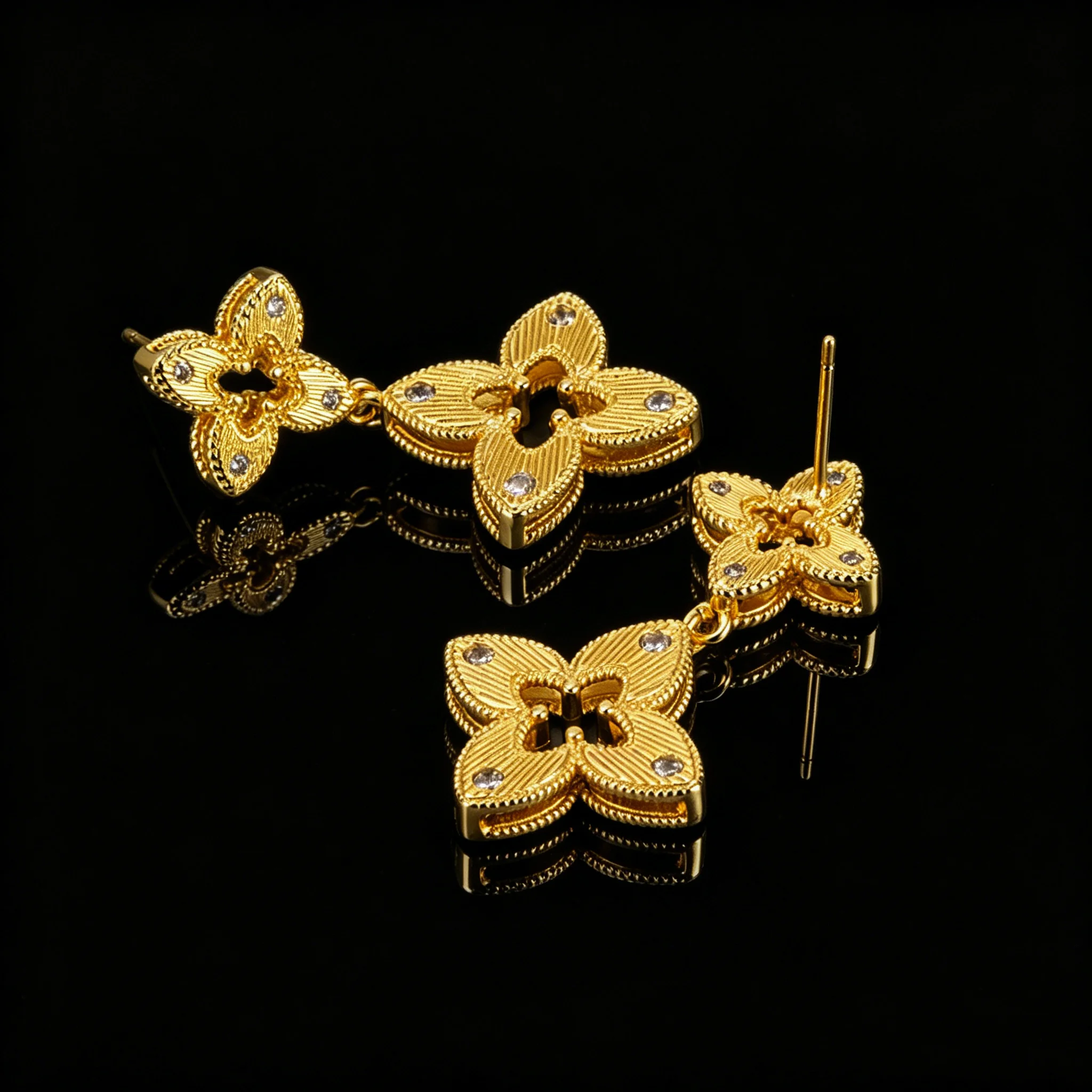 Retro-Mode Damen S925 Silber Ohrschmuck Gebürstete Hohle Kleeblatt-Rhombus-Form Hängende Ohrringe – Detail 5