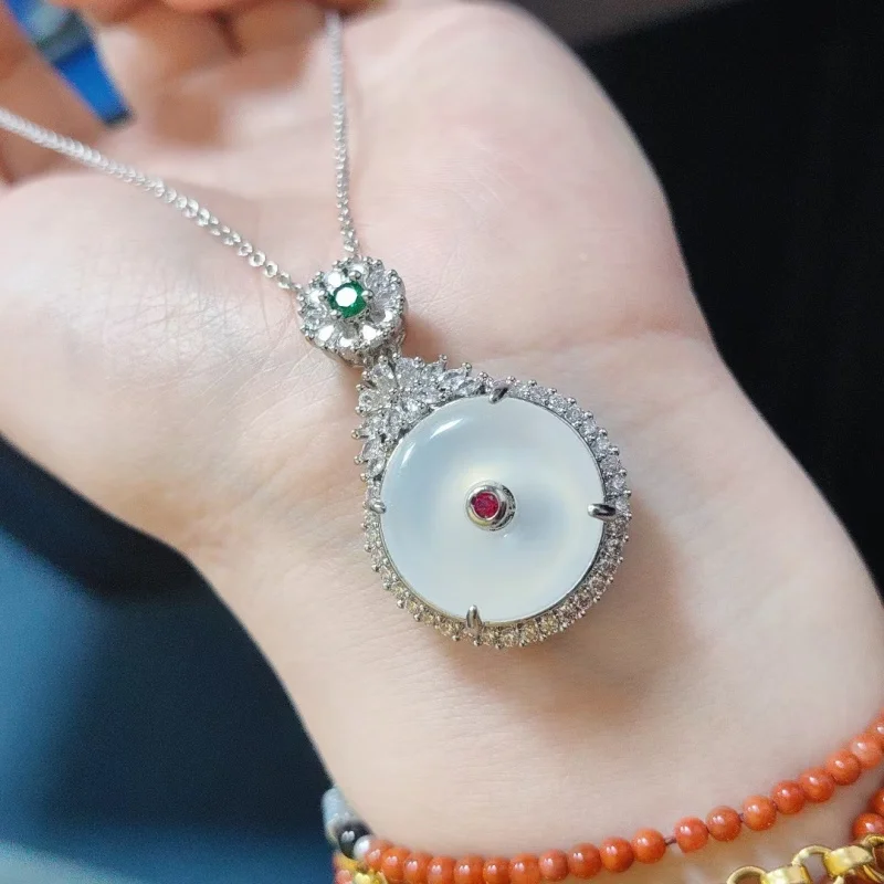 

Pure Natural High Ice White Chalcedony Peace Buckle Pendant Jade Agate Hanging Pendant for Women Simple Peace Protection