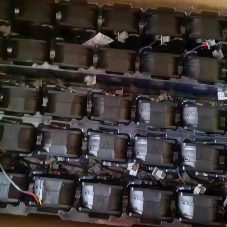 Ventola di raffreddamento per server NIDEC V60E12BS1M3-07 CC 12 V 2,39 A 60x60x38 mm a 4 fili