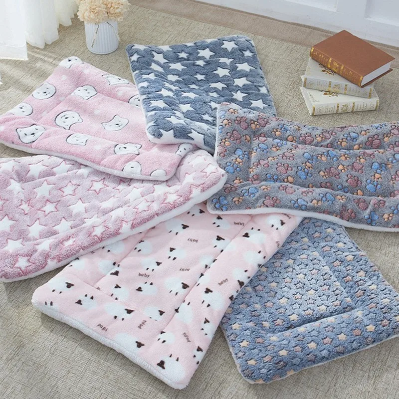 

Winter Pet Blanket Soft Coral Fleece Dog Bed Thicken Cushion Cat Mat Warm Sleeping Beds For Small Medium Dogs Pets Accessories