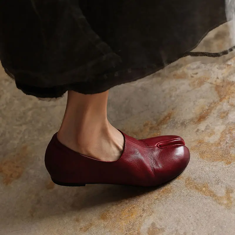 Vintage Genuine Leather Tabi Shoes Women Hidden Wedge Height Increasing Split Toe Flats Soft Waxed Cowhide Pumps Plus Size 34-42