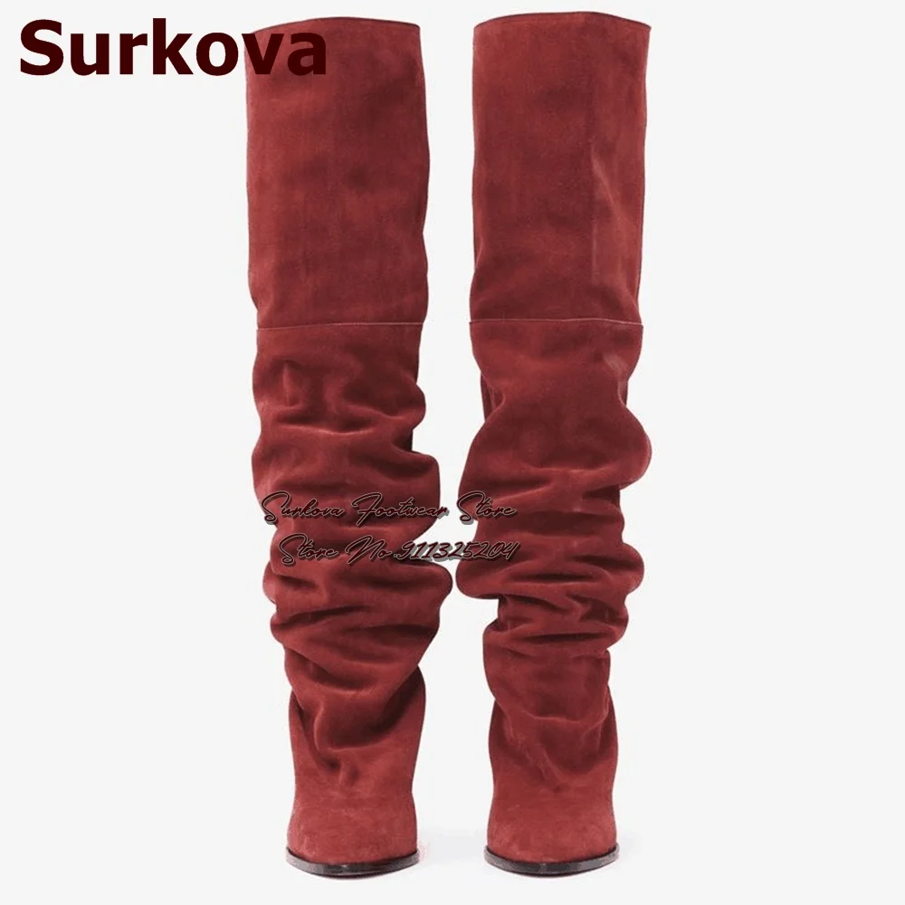 Surkova รองเท้าหนังนิ่มสีดำเบอร์กันดีหุ้มส้นหัวแหลมรองเท้าบูทยาวถึงเข่าพับได้รองเท้าบูททรงสูงสีไวน์แดงมีจีบรองเท้าชุดเดรส Size46