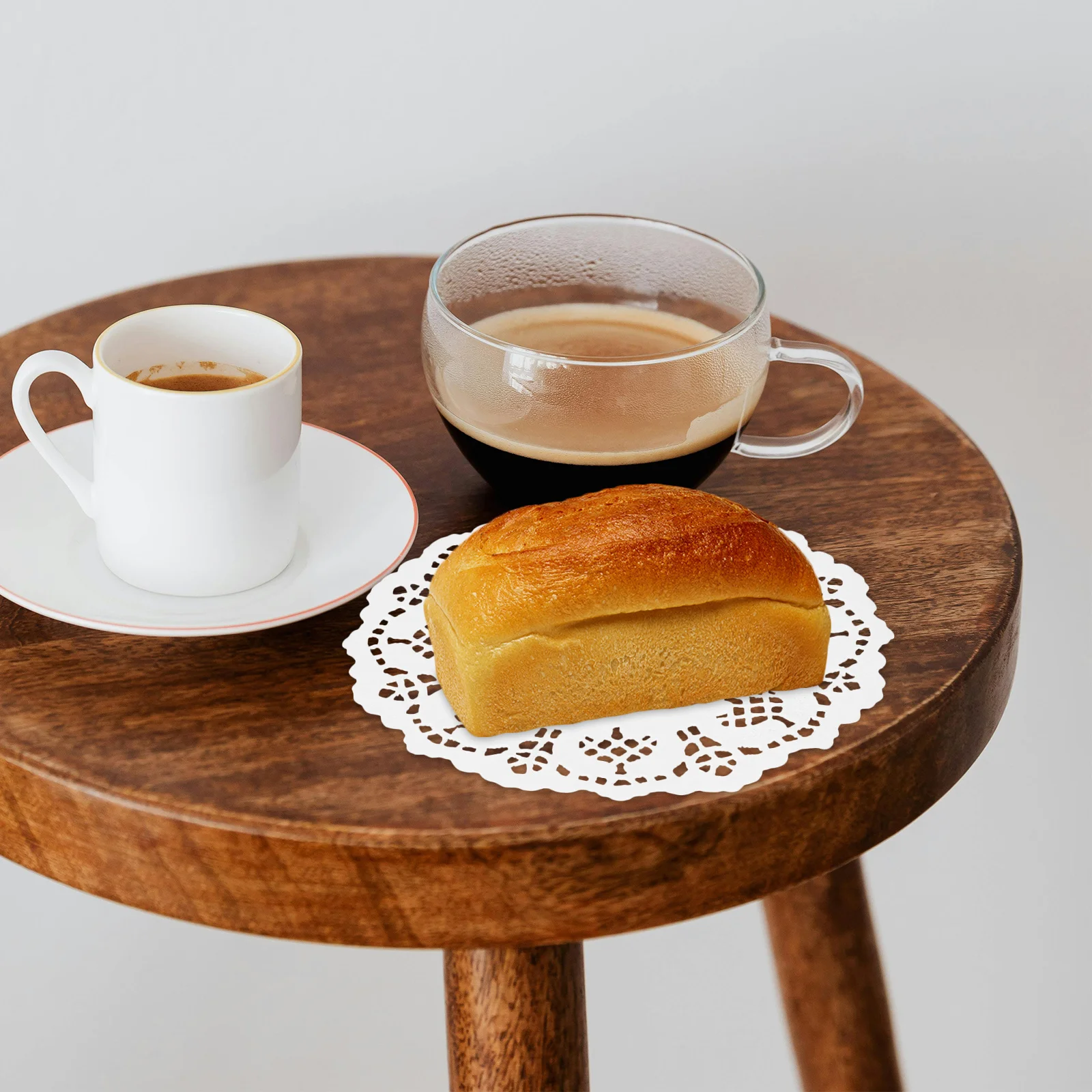 

140 pcs 5.5 Inch Round Paper Doilies Lace Placemats For Cake Dessert Display Baking Decoration Oil Blotting Paper Pad Tableware