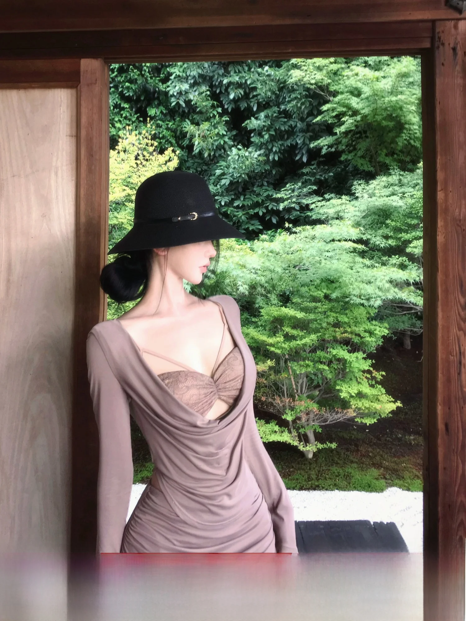 

JAYKY YANG Long Sve Knitted T-irt Lace Pad Underwear Skirt Set Women's Faion Autumn Collection Chinese Manufacturer