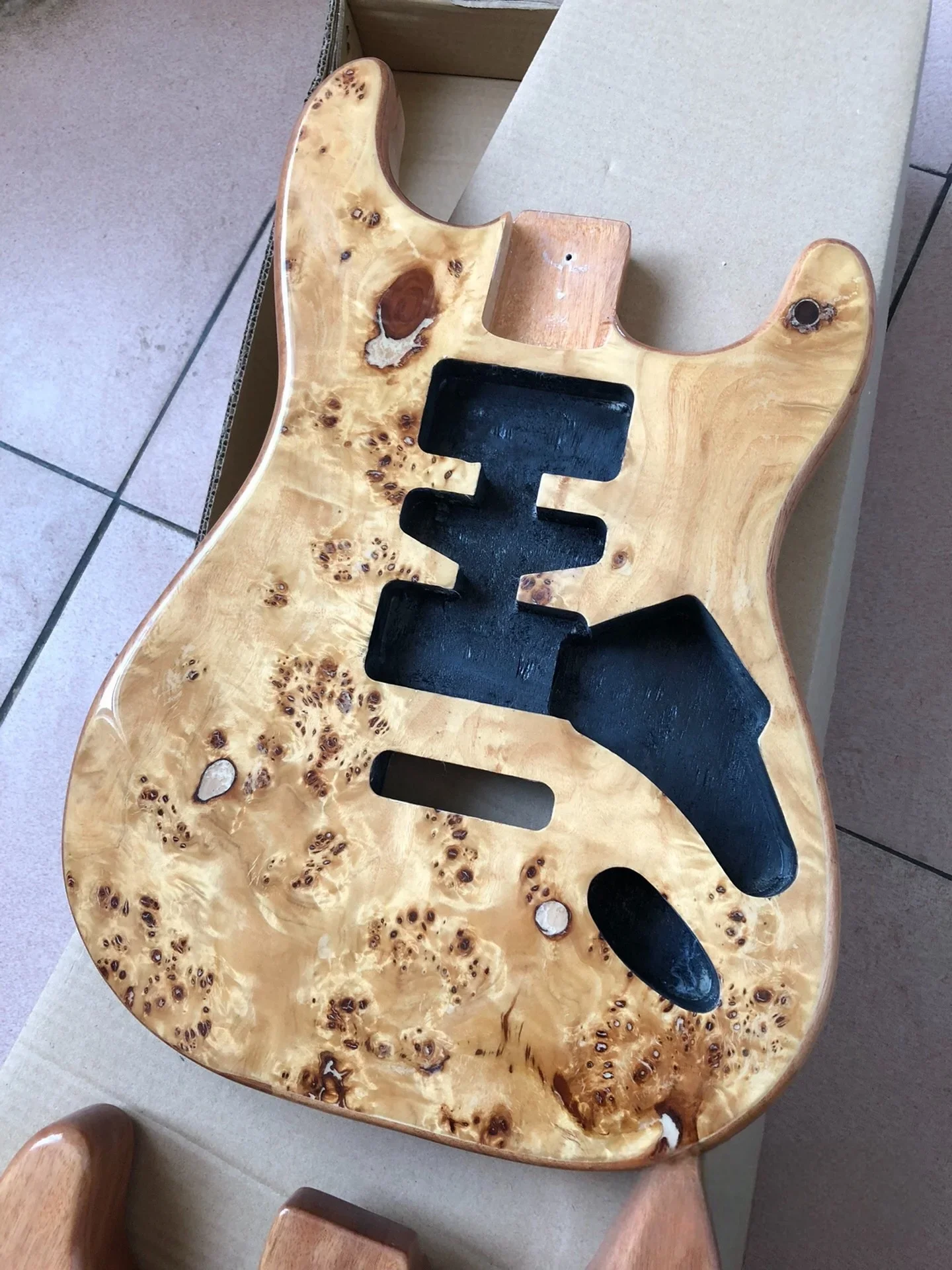 Electric Guitar Body Peach Blossom Core Material Tree Scar Wood Grain Veneer Musical Instrument Body