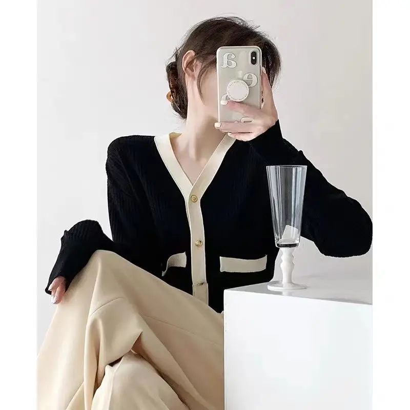 Autumn 2024 New Korean Fashion Buttons V-neck Long Sleeve Sweater Women Clothing Temperament Patchwork Knitting Cardigan Coat