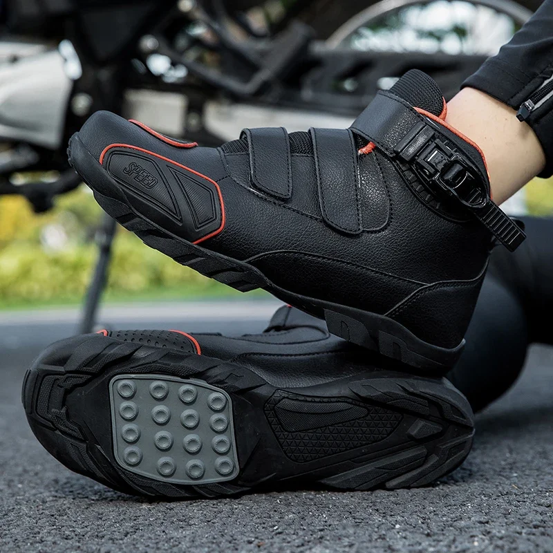 Botas de moto de corrida tornozelo comprimento sapatos 2024 novas botas de motocicleta dos homens de couro motos respirável anti deslizamento resistente ao desgaste pilotos