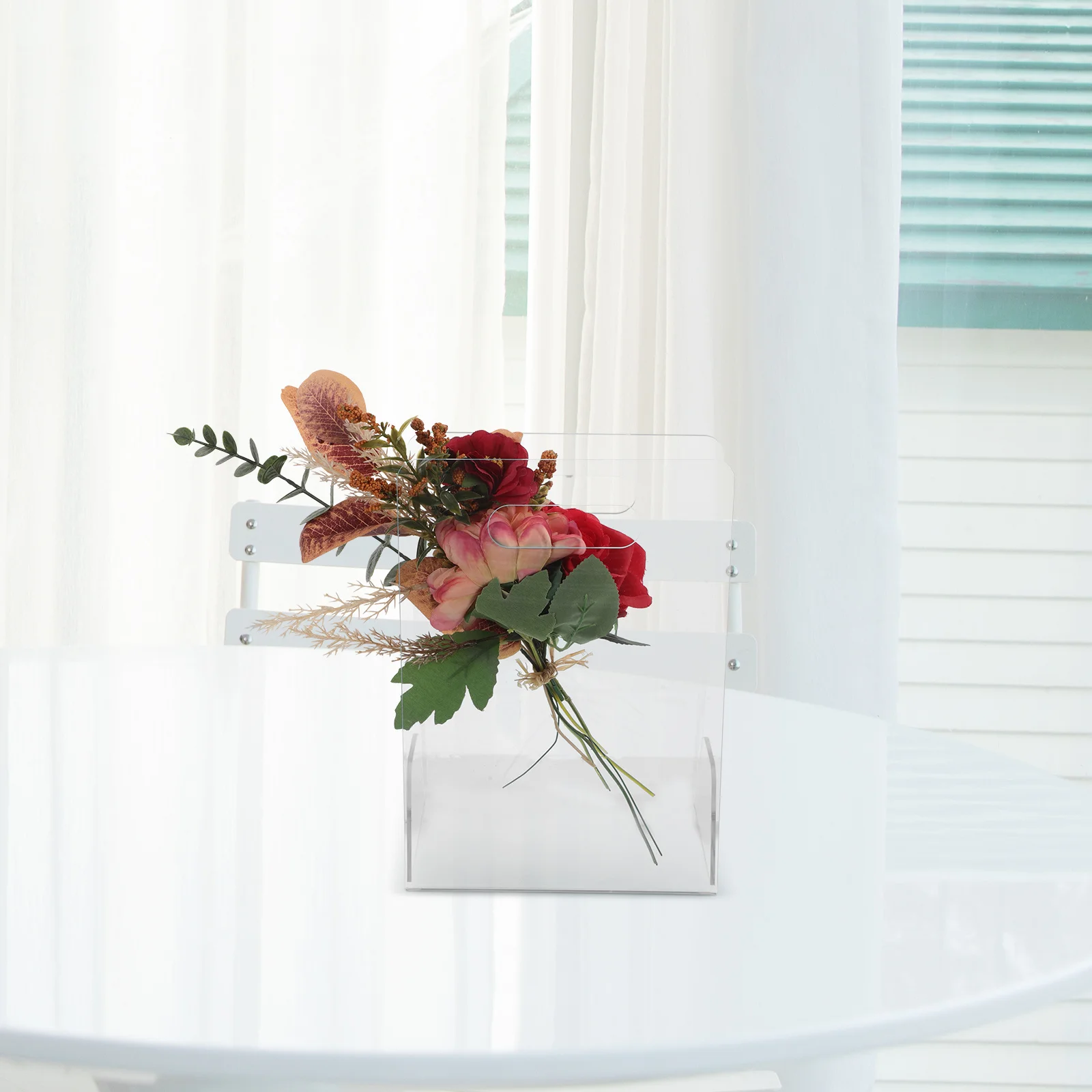 

Clear Acrylic Hand-Held Vase Transparent Flower Box for Bridal Party Bridesmaids Wedding Ceremony Elegant Floral Display