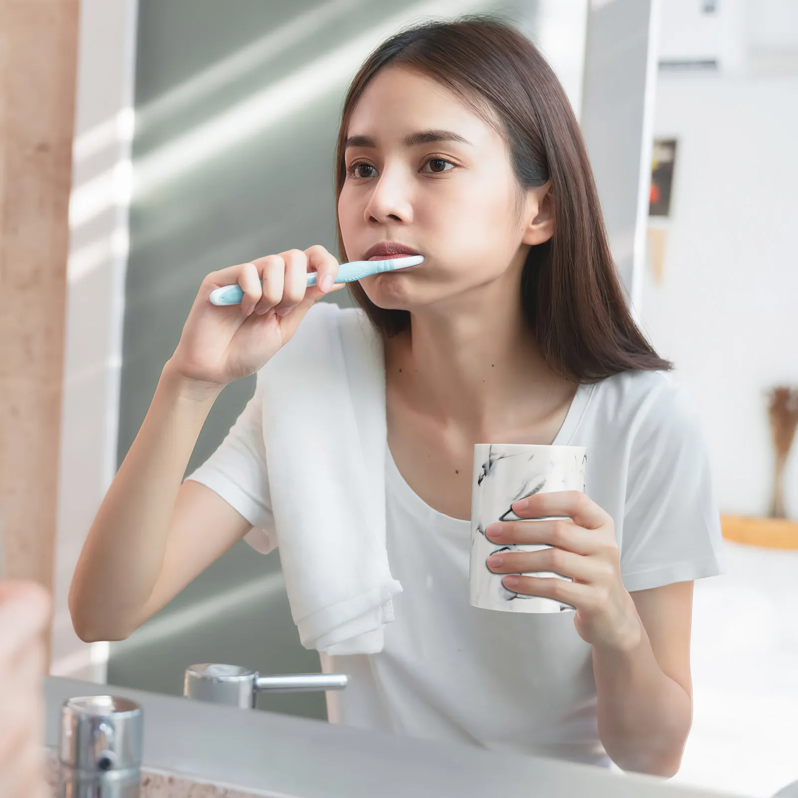 

1Pcs Marbling Gargle Cup Toothbrush Mug Bathroom Water Cup Compact Size Easy Clean Smooth Edge High Quality Material Marble