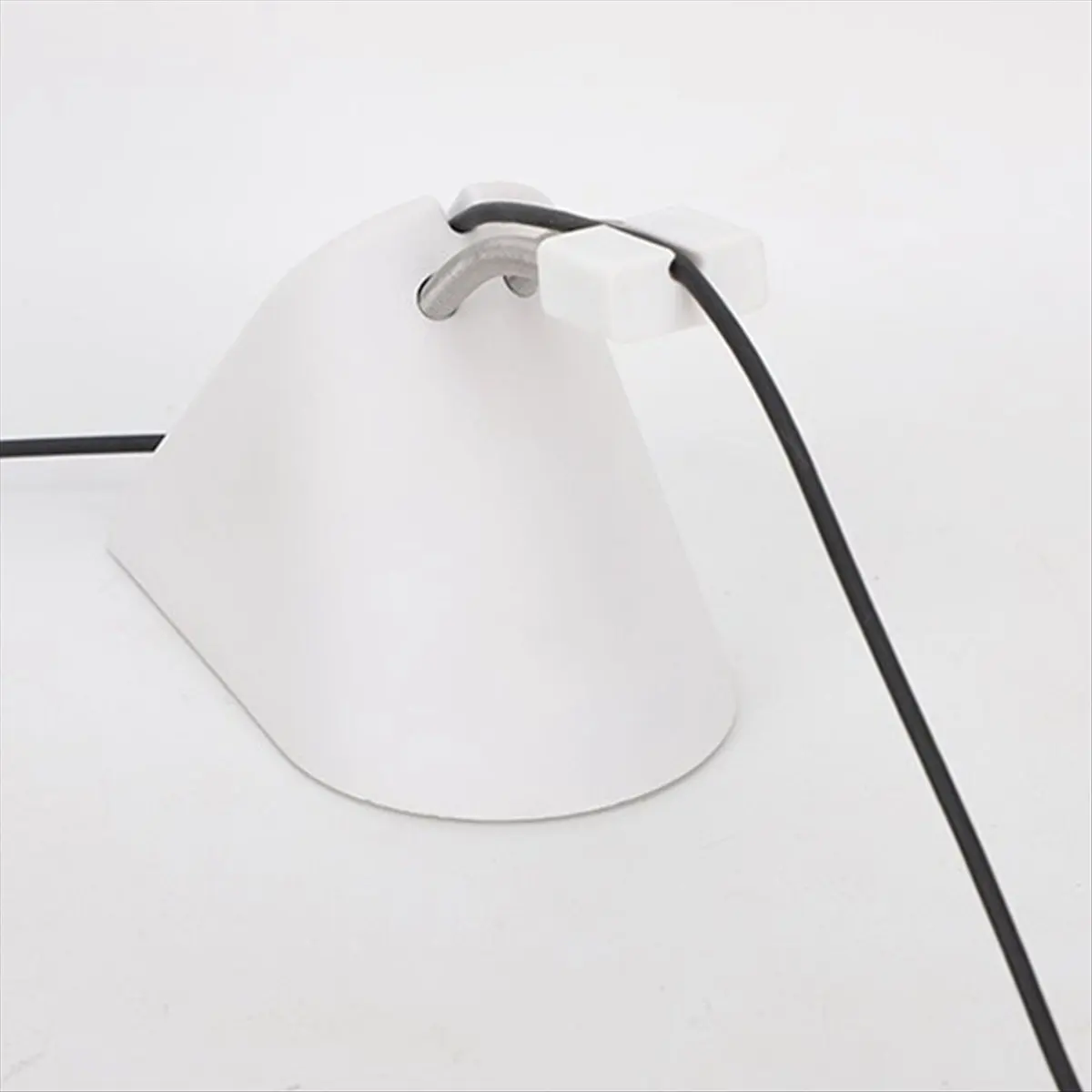 A46U Esports Gaming Mouse Cable Clamp Mouse Line Organizer Fixed Cable Management Tool Mouse Bungee for Mouse Cable White