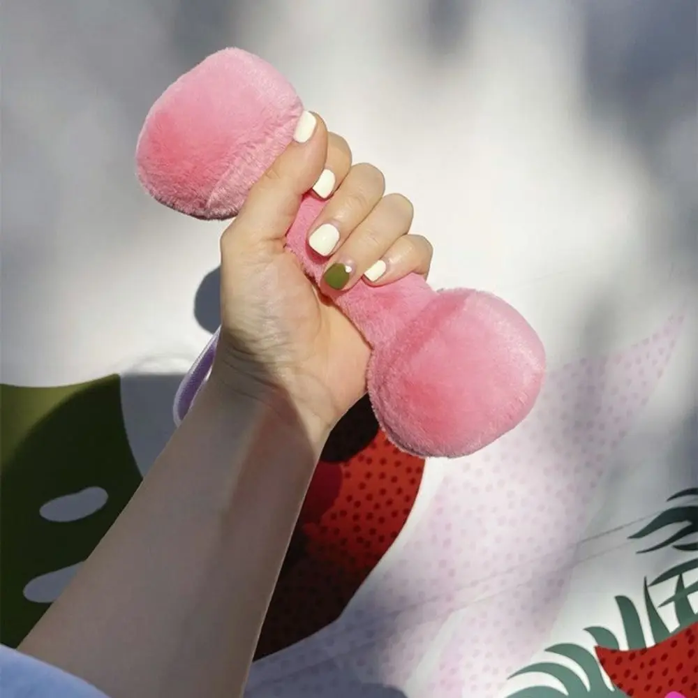 

Подвеска в виде гантели Bicep Curl 1:1 с ремешком, брелок с имитацией гантели, высококачественный брелок в форме гантели в форме сердца для девочек и мальчиков