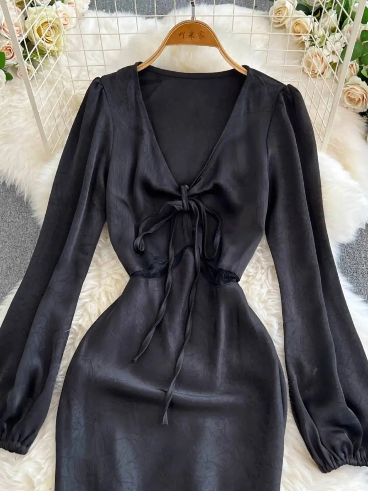 BabYoung 블랙 새틴 섹시한 v 넥 프랑스 연예인 드레스 여성 드레스 로얄 자매 스타일 긴 가운