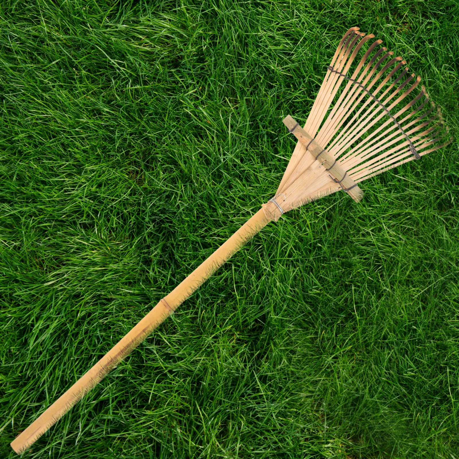 

Bamboo Rake for Gardening Lightweight Durable Handheld Small Handle Tools Loosening Lawn Garden Tool Portable