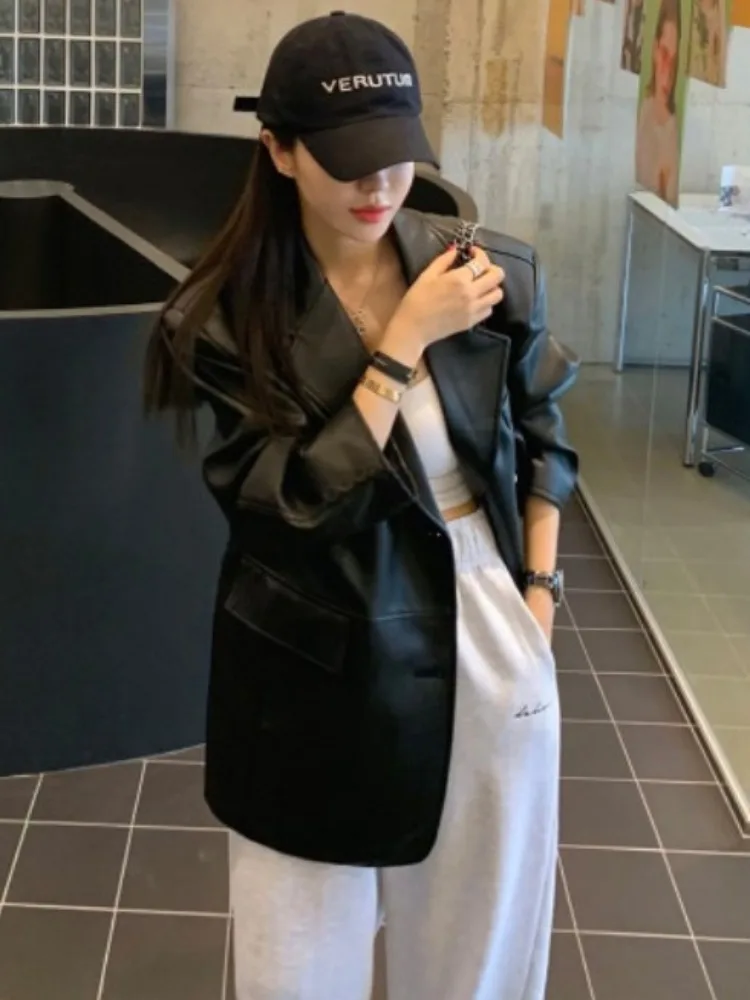 동대문 2025 가을 겨울 신상 블랙 PU 가죽 칼라 중간 길이 재킷 여성 정장 아우터 우아한 패션