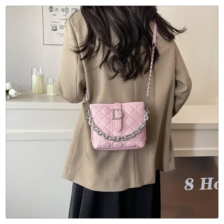 

2025 Vintage - Inspired Quilted Crossbody Bag - Chic - Style Chain Underarm Bag, Versatile, Exquisite Luxury Niche Design