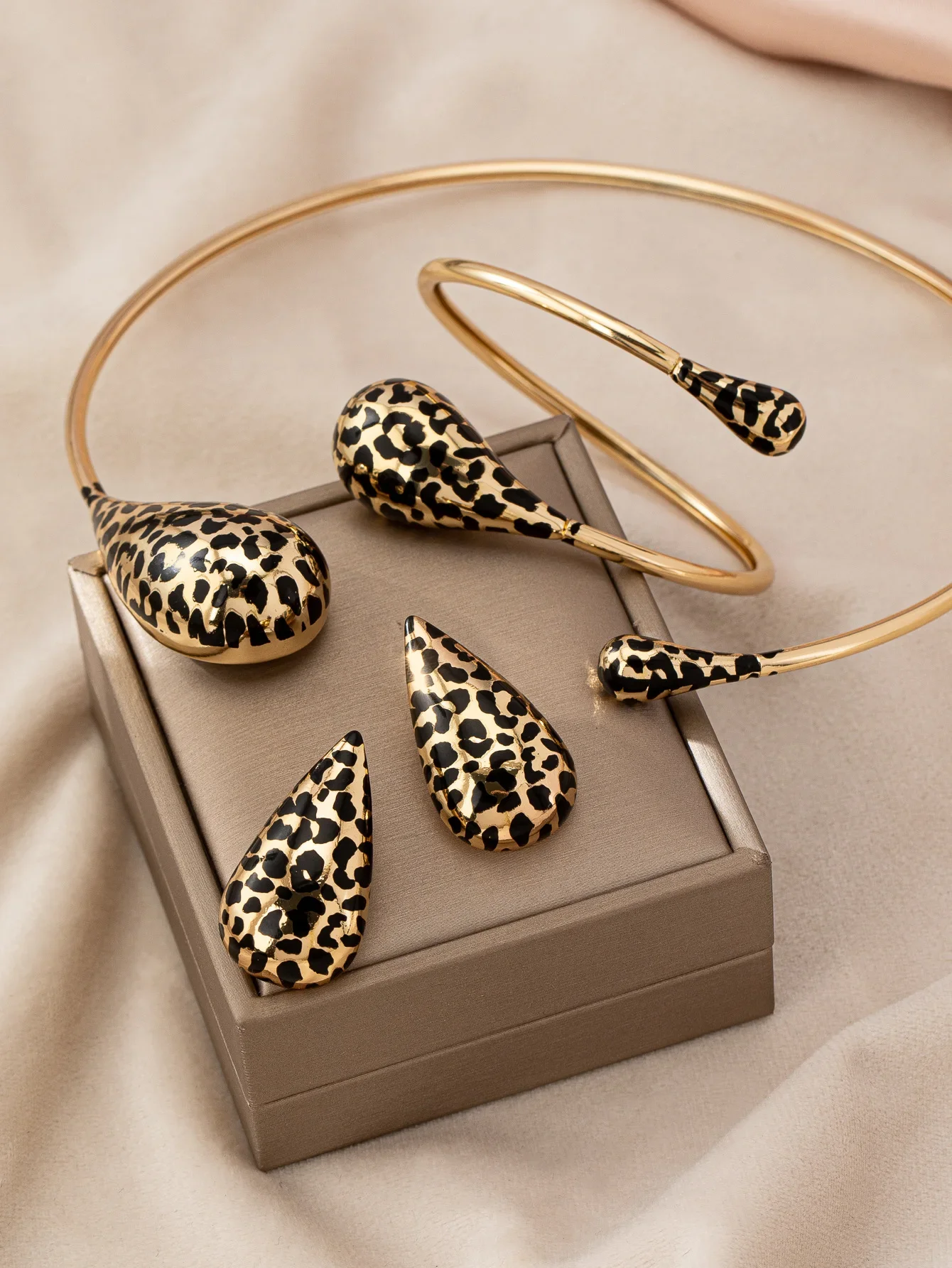 3Pcs Fashion Leopard Print Water Drop Shaped Open Metal Choker Necklace Bracelet Stud Earring for Women Punk Party Jewelry Set