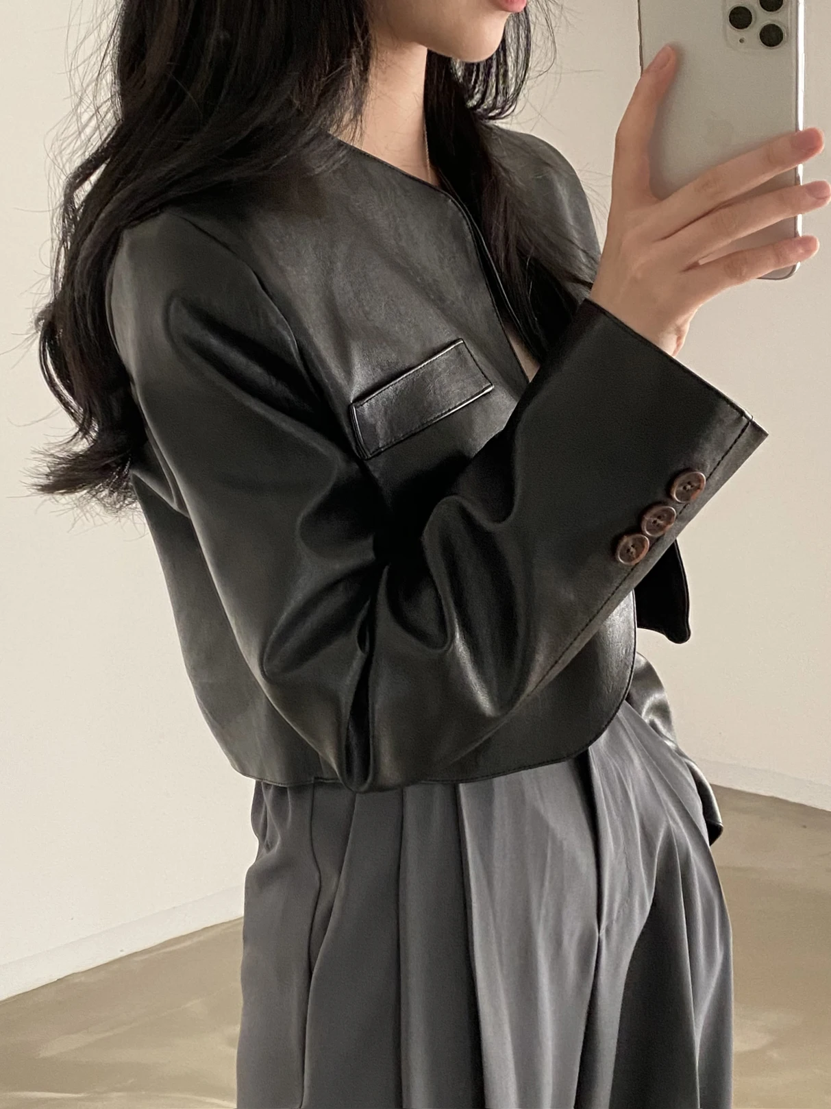 Faionable Bla Leather Jaet Women's ort Coat Korean Sle Loose Fit Polyester Fiber Waterproof Spring New Arrival