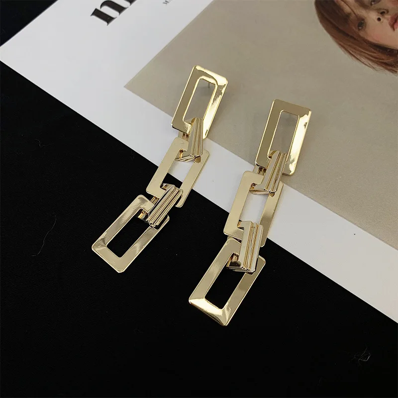 European Party Metal Long Drop Earrings for Women Vintage Golden Hollow Geometric Rectangle Dangle Earrings Statement Jewelry