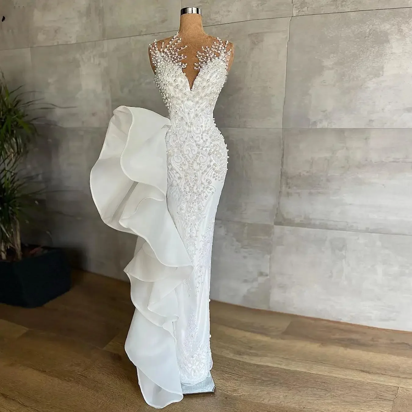 Customized Luxury Pearls Beaded Mermaid Wedding Dresses With Ruffles Abito Da Sposa Floor Length Trumpet Real Photo Bridal Gowns