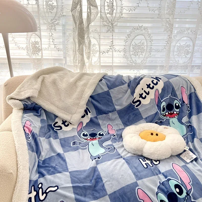 Disney Milk flanella bambini coperta per adulti Cartoon Stitch Cute peluche aria condizionata coperte per pisolino trapunta in pile corallo scialle