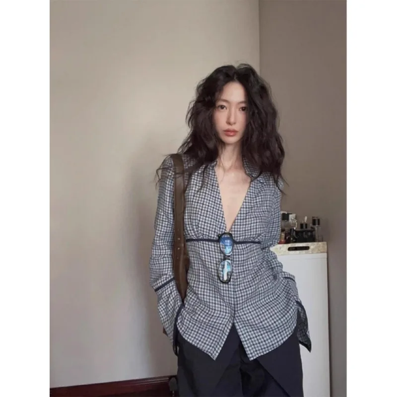 

Spring and Autumn New Style Fashionable V-neck Plaid Shirt for Women Spring and Autumn Long-sleeved Button Splicing Top Elegant