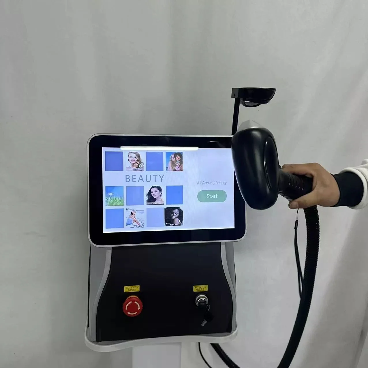 Máquina de depilación láser de diodo de alta potencia 3500W 808nm con certificación CE y longitudes de onda triples