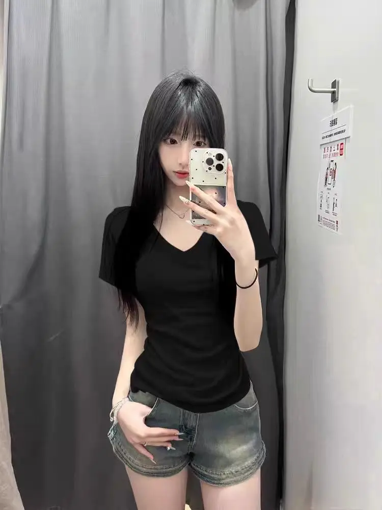 

Женские футболки с короткими рукавами и v-образным вырезом, повседневные летние футболки для отдыха, хит продаж, новинка 2023 года, для девочек, для похудения, в городском американском стиле, пикантные