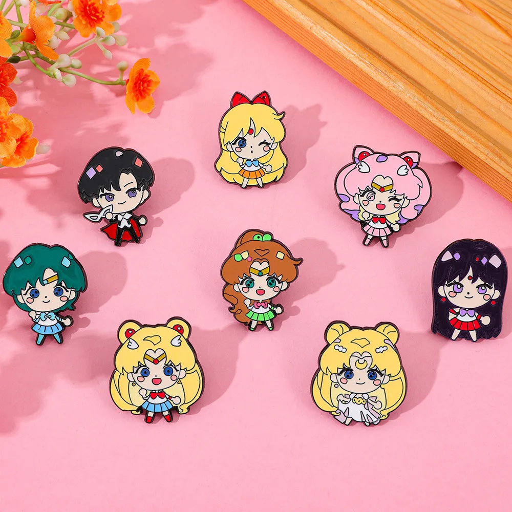 Sailor Moon Emaille-Brosche Tsukino Usagi Cartoon-Charakter Modische Metall-Abzeichen Accessoires für Rucksäcke und Kleidung